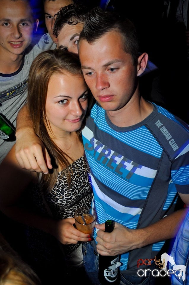 Sâmbătă seara petrecem în Escape, 