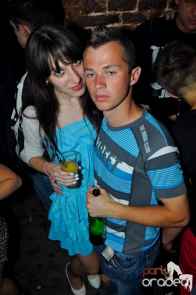 Sâmbătă seara petrecem în Escape, 