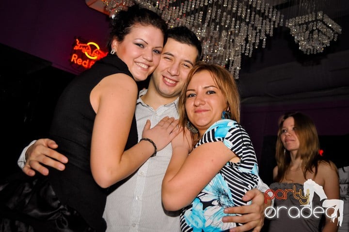 Sâmbătă seara se petrece în Heat, 