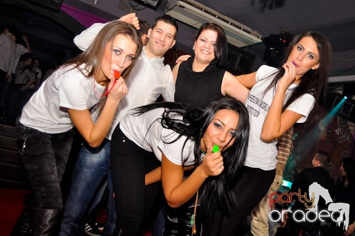 Sâmbătă seara se petrece în Heat, 