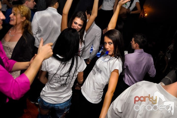 Sâmbătă seara se petrece în Heat, 