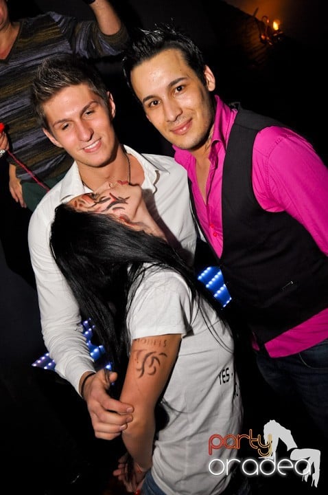 Sâmbătă seara se petrece în Heat, 