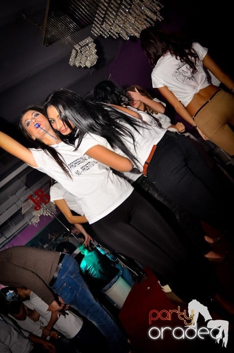 Sâmbătă seara se petrece în Heat, 