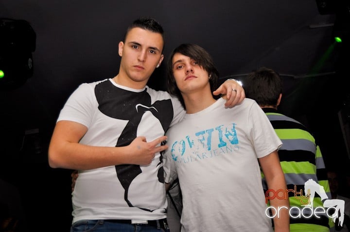 Sâmbătă seara se petrece în Heat, 