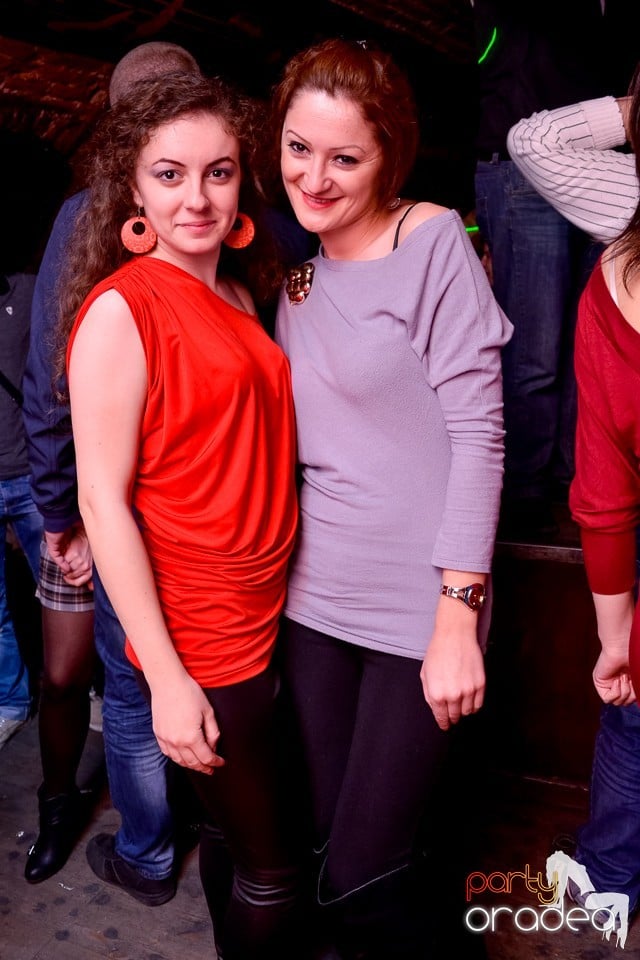 Santa Babes Night în Escape Club,