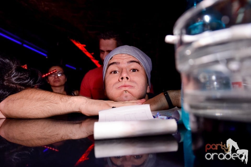 Santa Babes Night în Escape Club,