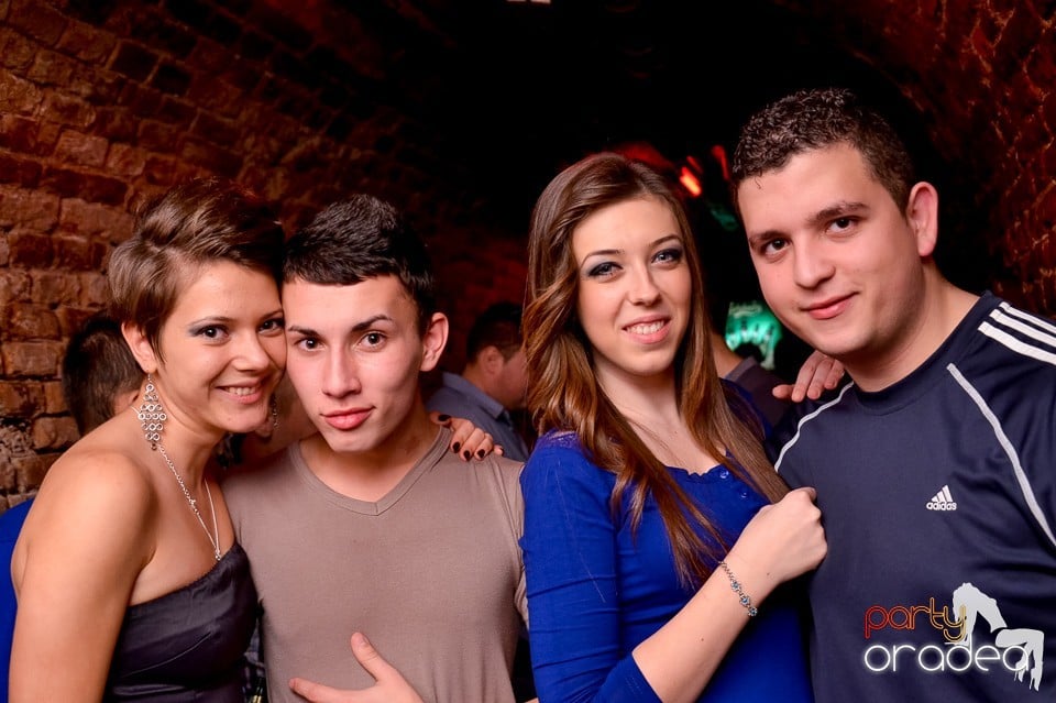 Santa Babes Night în Escape Club,