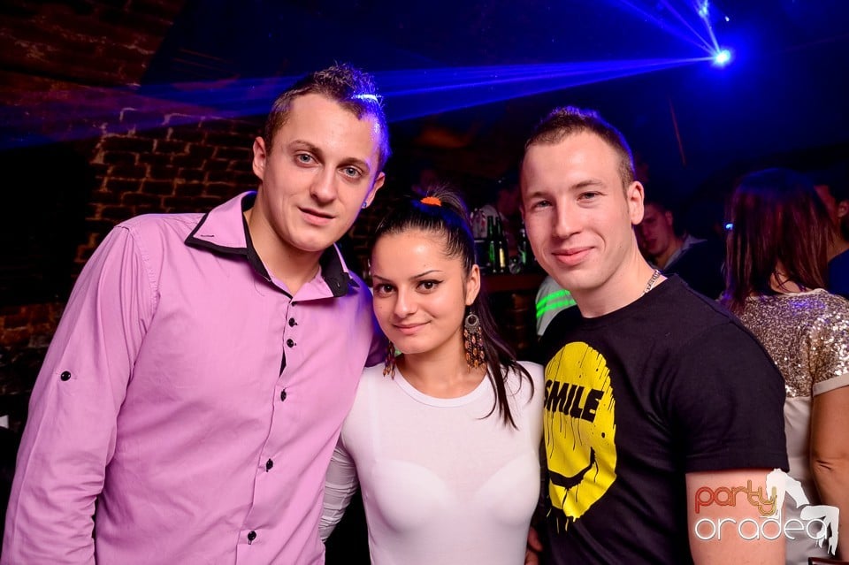 Santa Babes Night în Escape Club,