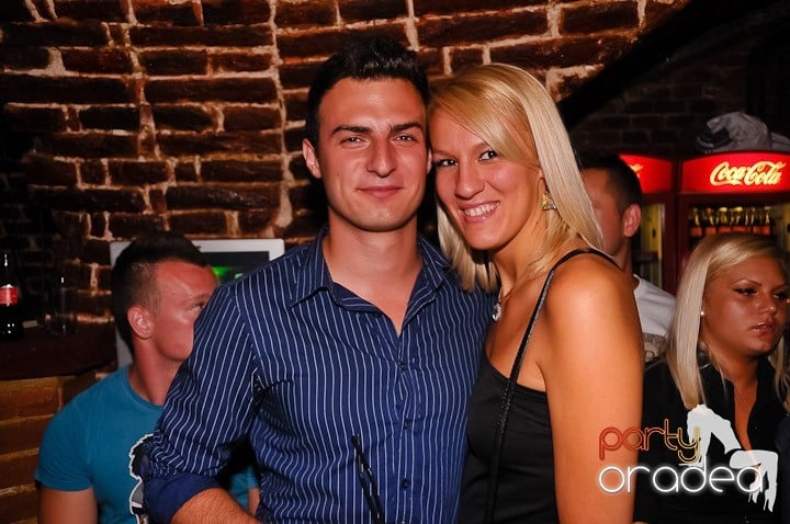 Săptămâna începe în Club Escape, 