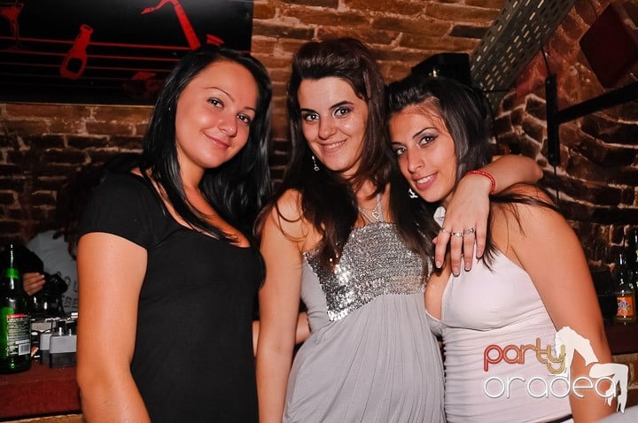 Săptămâna începe în Club Escape, 