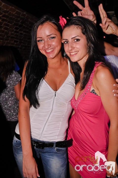 Săptămâna începe în Club Escape, 