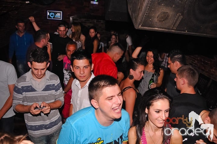 Săptămâna începe în Club Escape, 