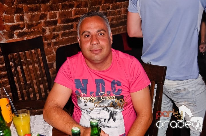 Săptămâna începe în Club Escape, 