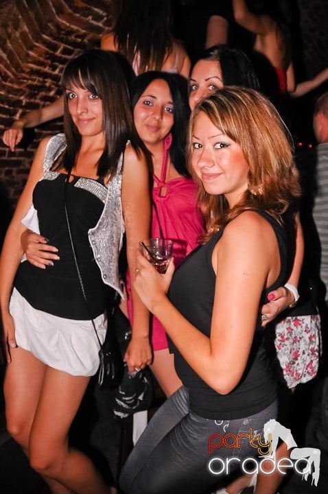 Săptămâna începe în Club Escape, 