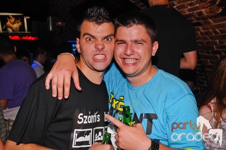 Săptămâna începe în Club Escape, 