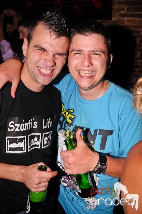 Săptămâna începe în Club Escape, 