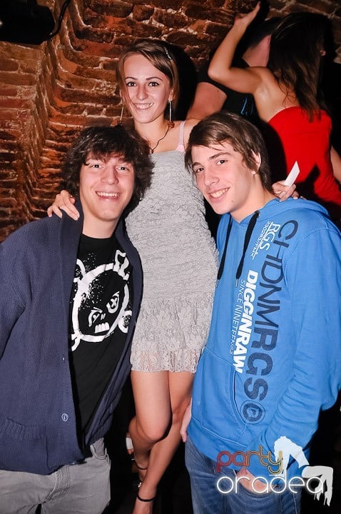 Săptămâna începe în Club Escape, 