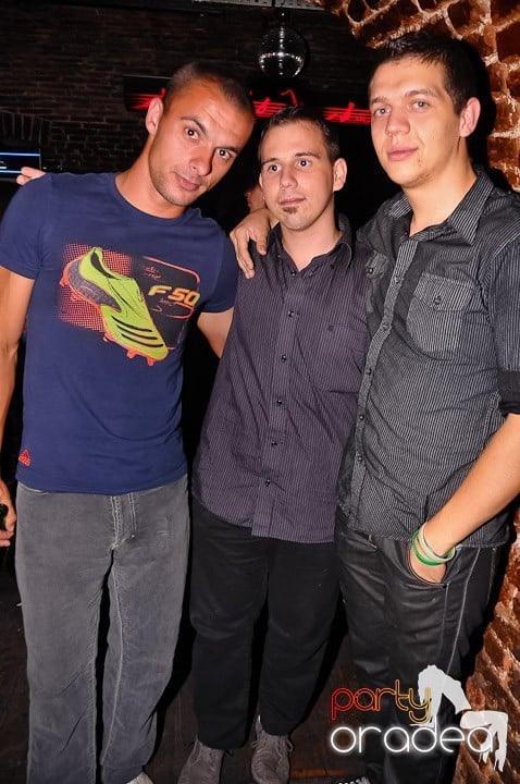 Săptămâna începe în Club Escape, 