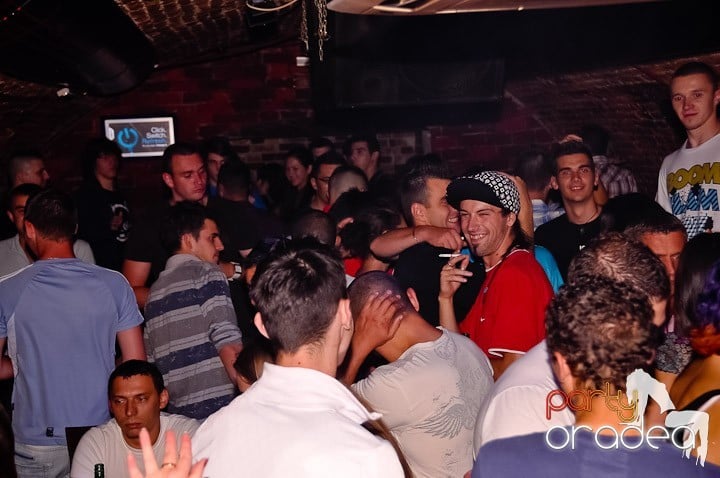 Săptămâna începe în Club Escape, 