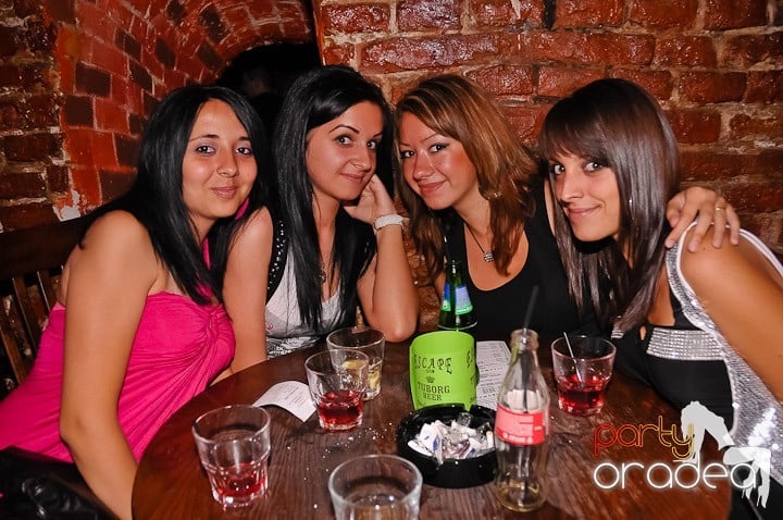 Săptămâna începe în Club Escape, 