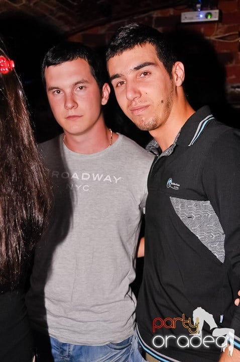 Săptămâna începe în Club Escape, 