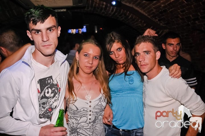 Săptămâna începe în Club Escape, 