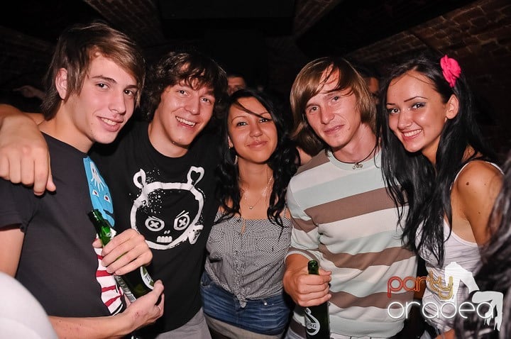 Săptămâna începe în Club Escape, 