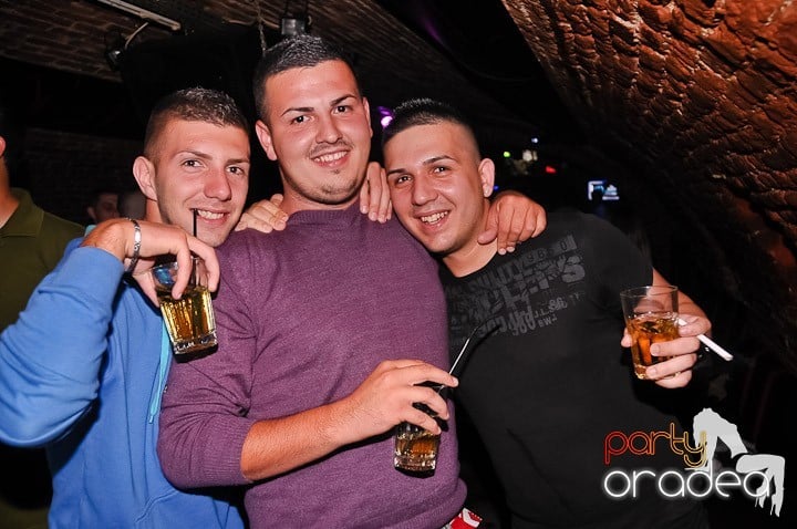 Săptămâna începe în Club Escape, 