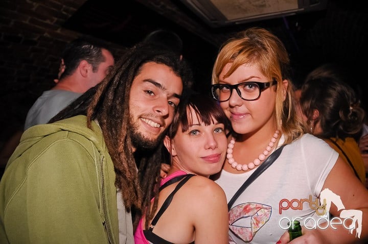 Săptămâna începe în Club Escape, 