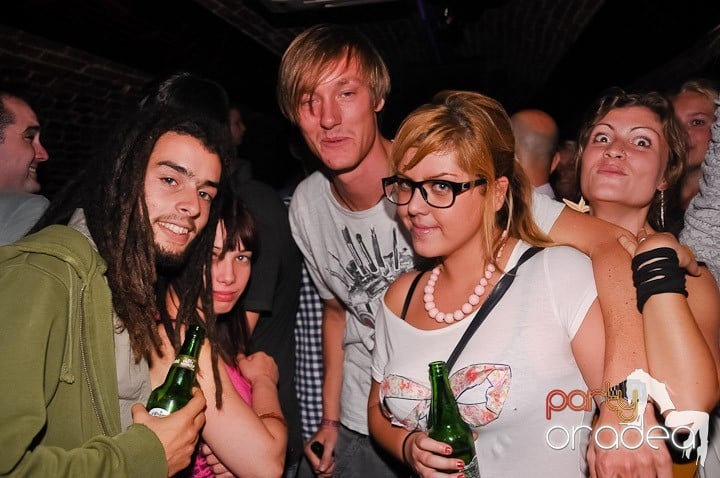 Săptămâna începe în Club Escape, 