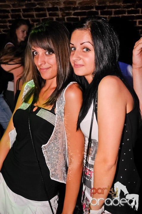 Săptămâna începe în Club Escape, 