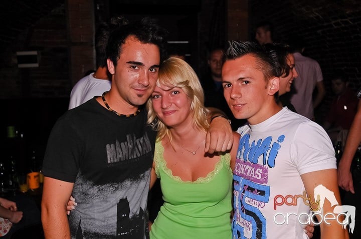 Săptămâna începe în Club Escape, 