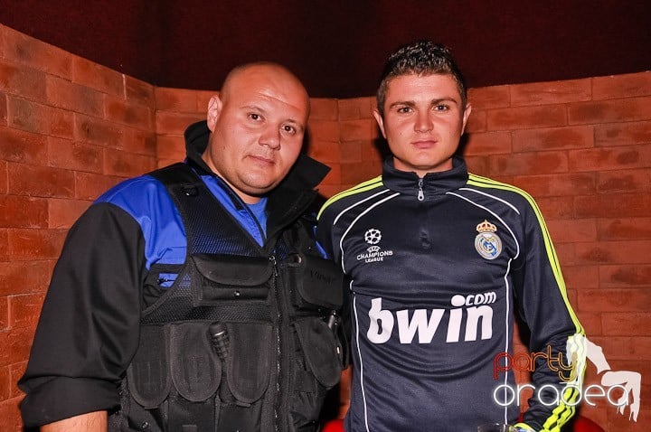 Săptămâna începe în Club Escape, 