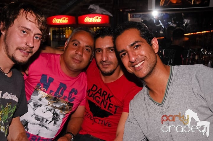 Săptămâna începe în Club Escape, 