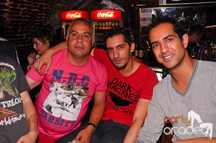 Săptămâna începe în Club Escape, 