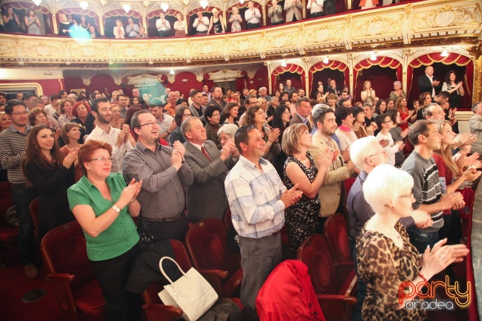 Sărbători Fericite, Teatrul Regina Maria