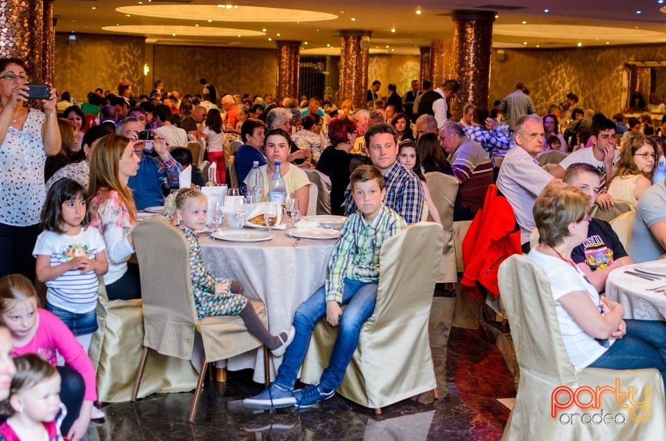 Sărbătorire de 1 Mai, Hotel Internaţional