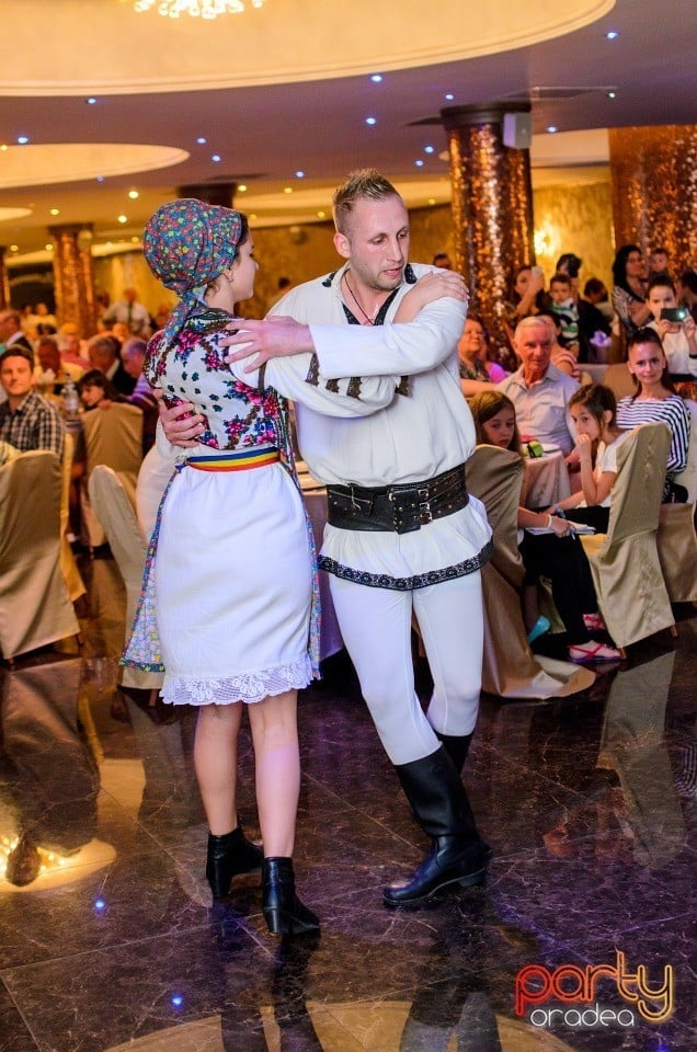 Sărbătorire de 1 Mai, Hotel Internaţional