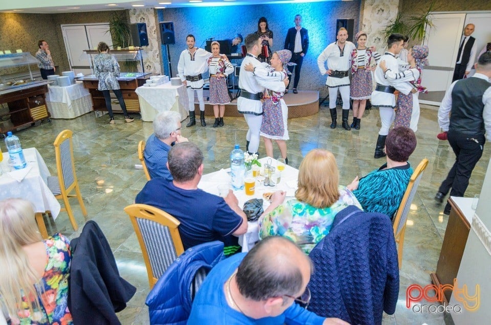 Sărbătorire de 1 Mai, Hotel Termal