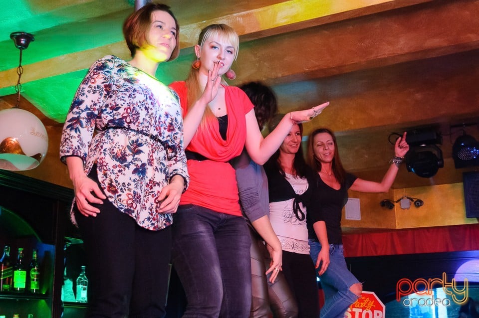 Saturday Dance Party, Downtown Paparazzi