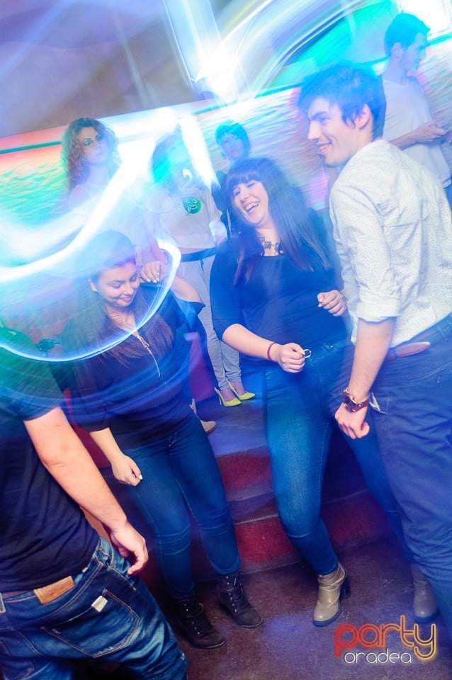 Saturday Dance Party, Downtown Paparazzi