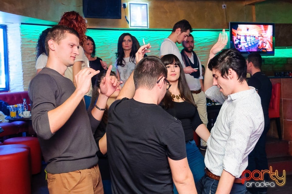 Saturday Dance Party, Downtown Paparazzi