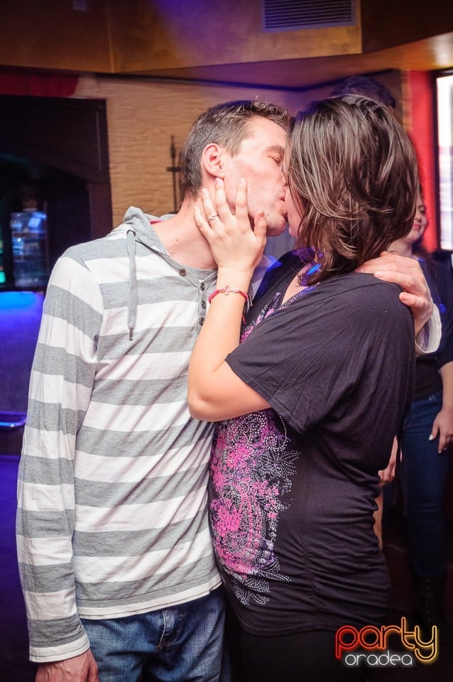 Saturday Dance Party, Downtown Paparazzi
