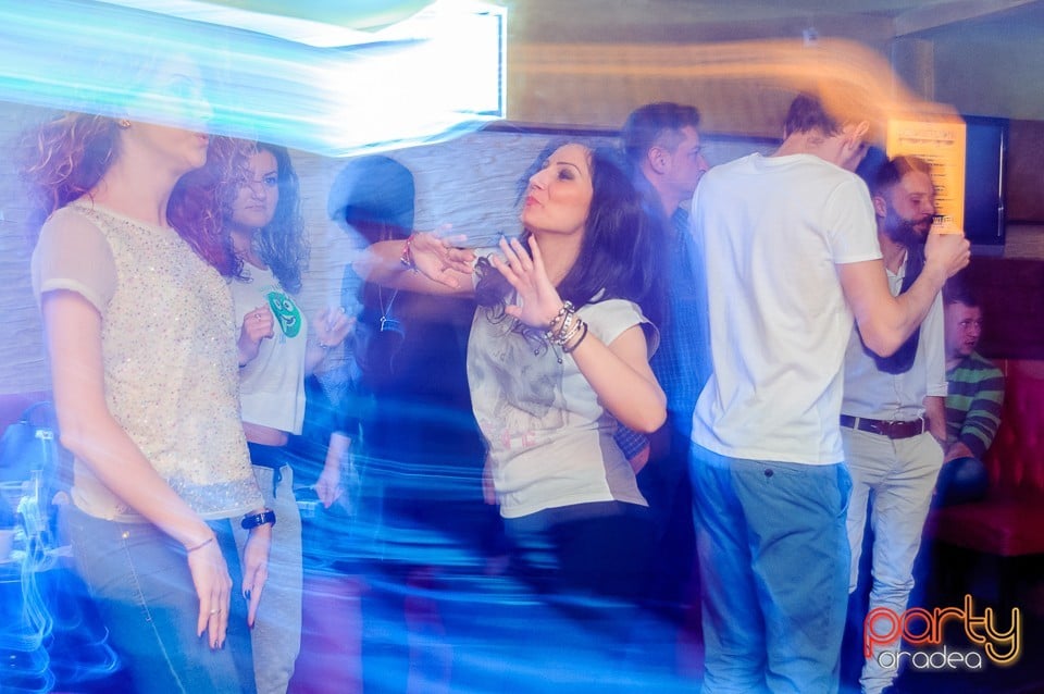 Saturday Dance Party, Downtown Paparazzi