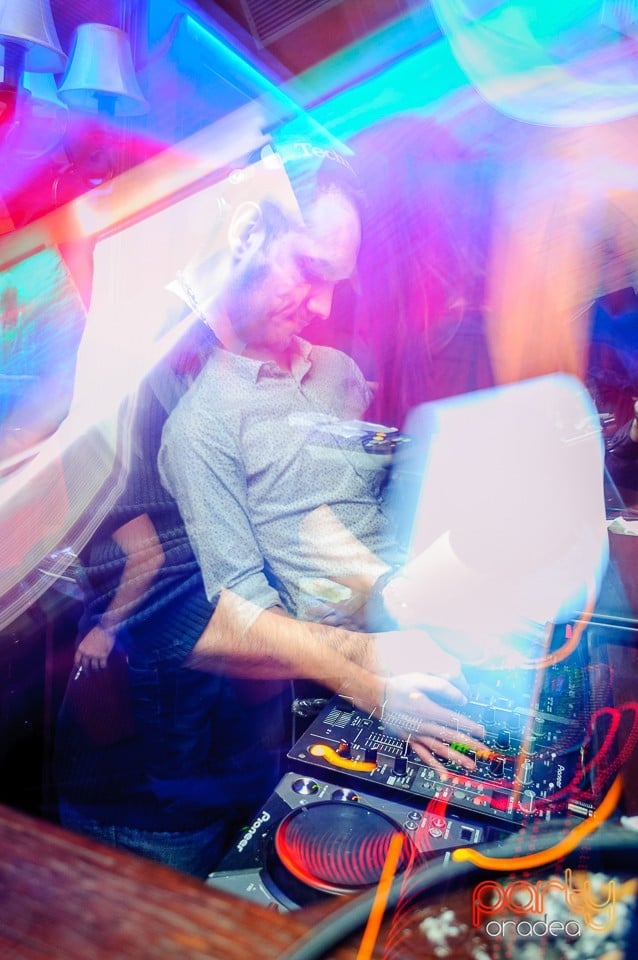 Saturday Dance Party, Downtown Paparazzi