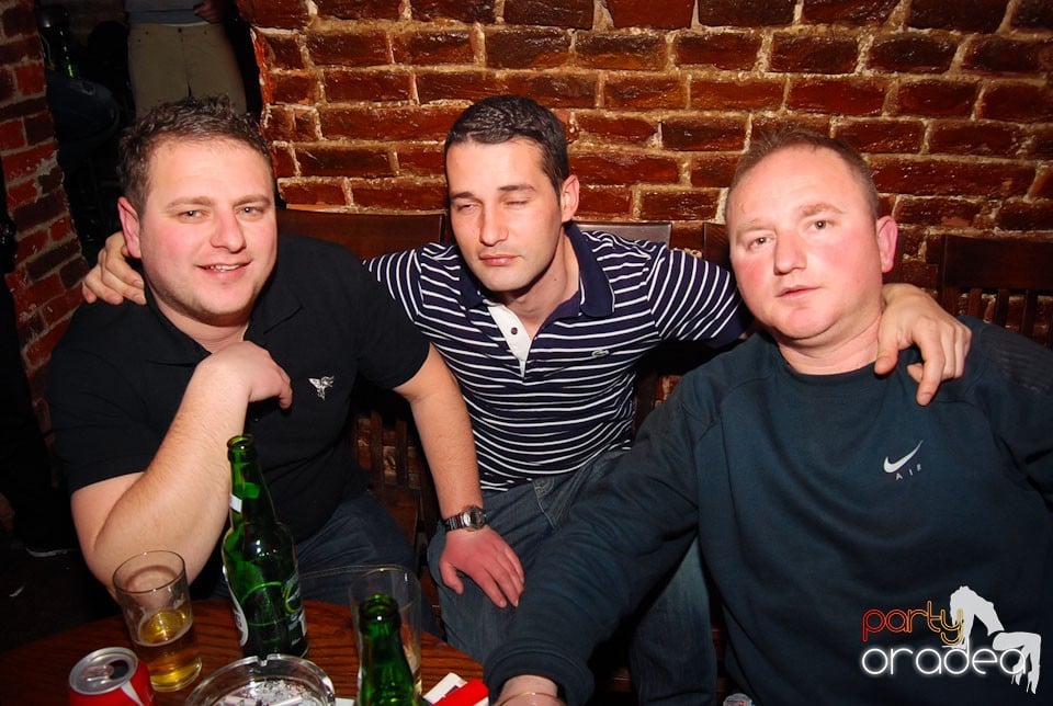 Saturday in Escape Club, 