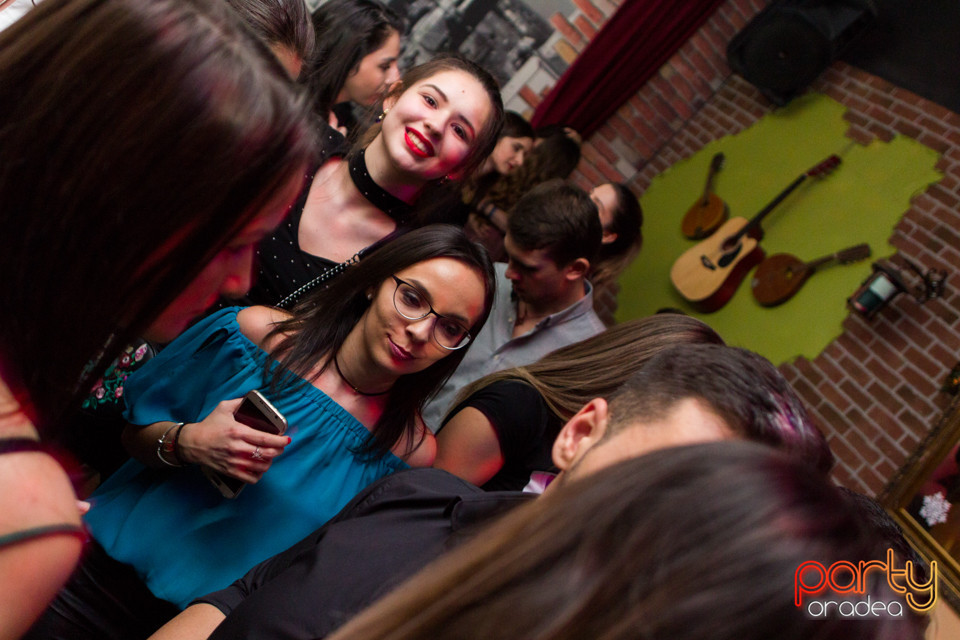Saturday Madness @ Green Pub, Green Pub