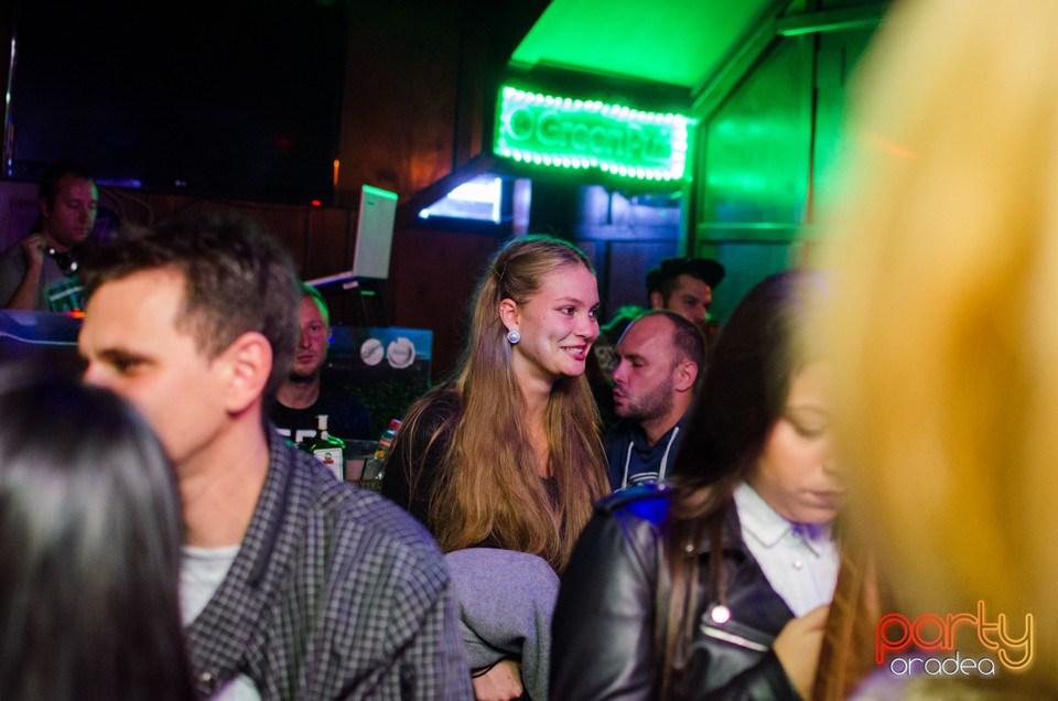 Saturday Madness, Green Pub