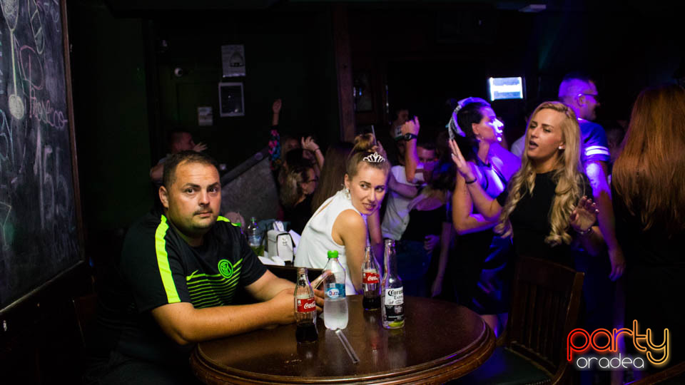 Saturday Madness, Green Pub