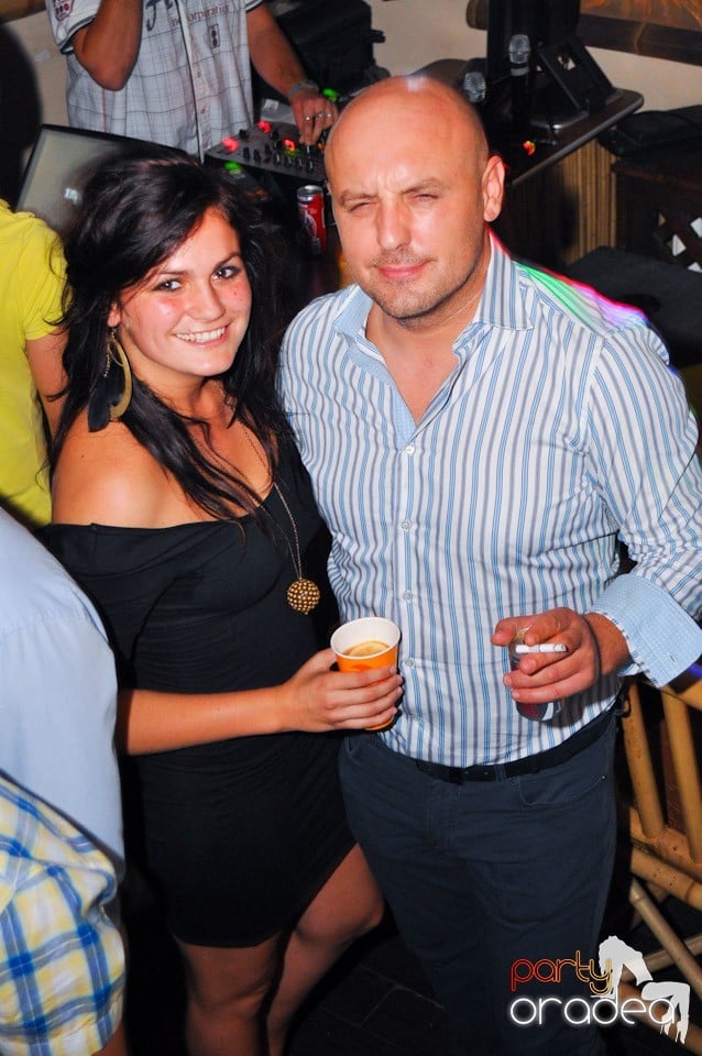 Saturday Night Birthday Party în Zulu, Zulu Caffe